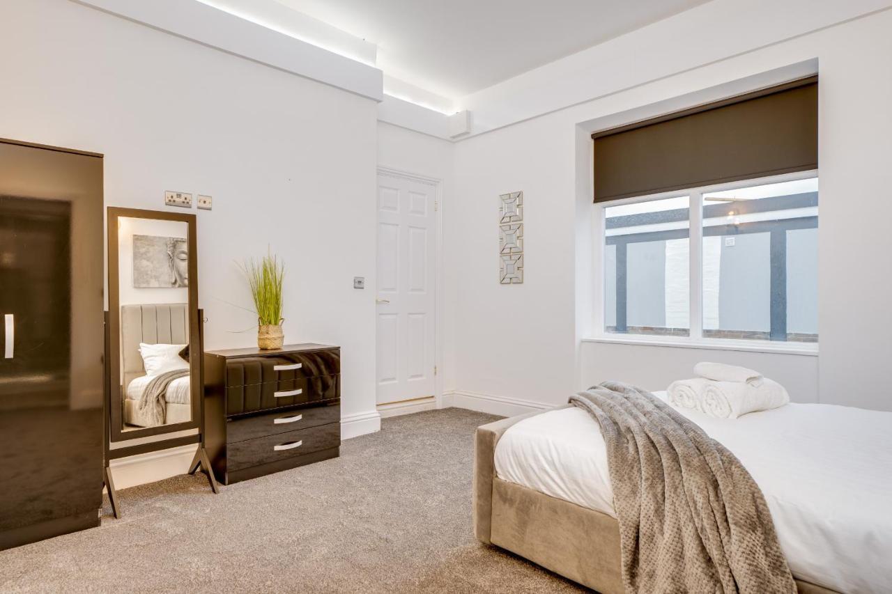 Town House Apartments เวคฟิลด์ ภายนอก รูปภาพ